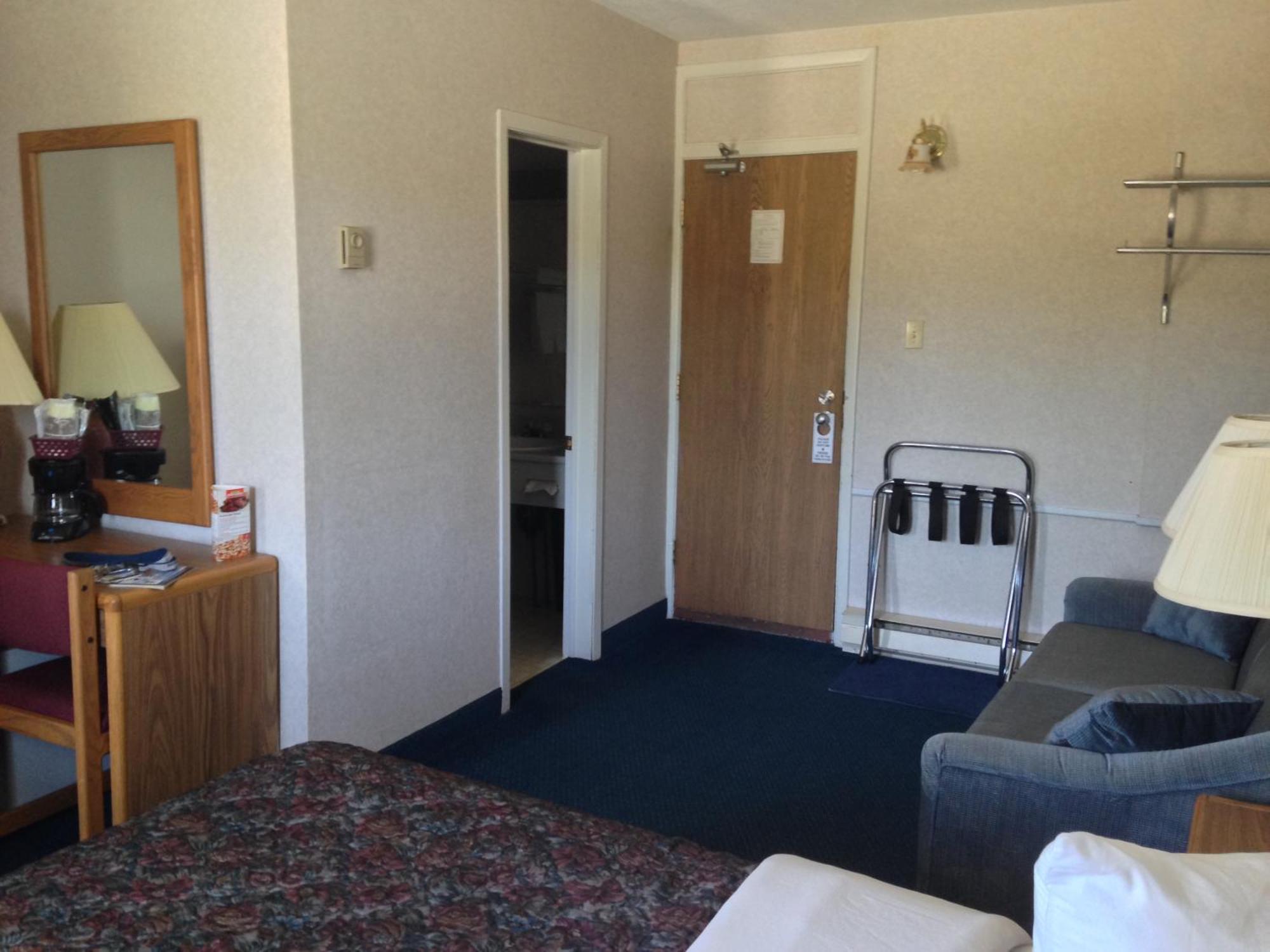 & Motel 3*