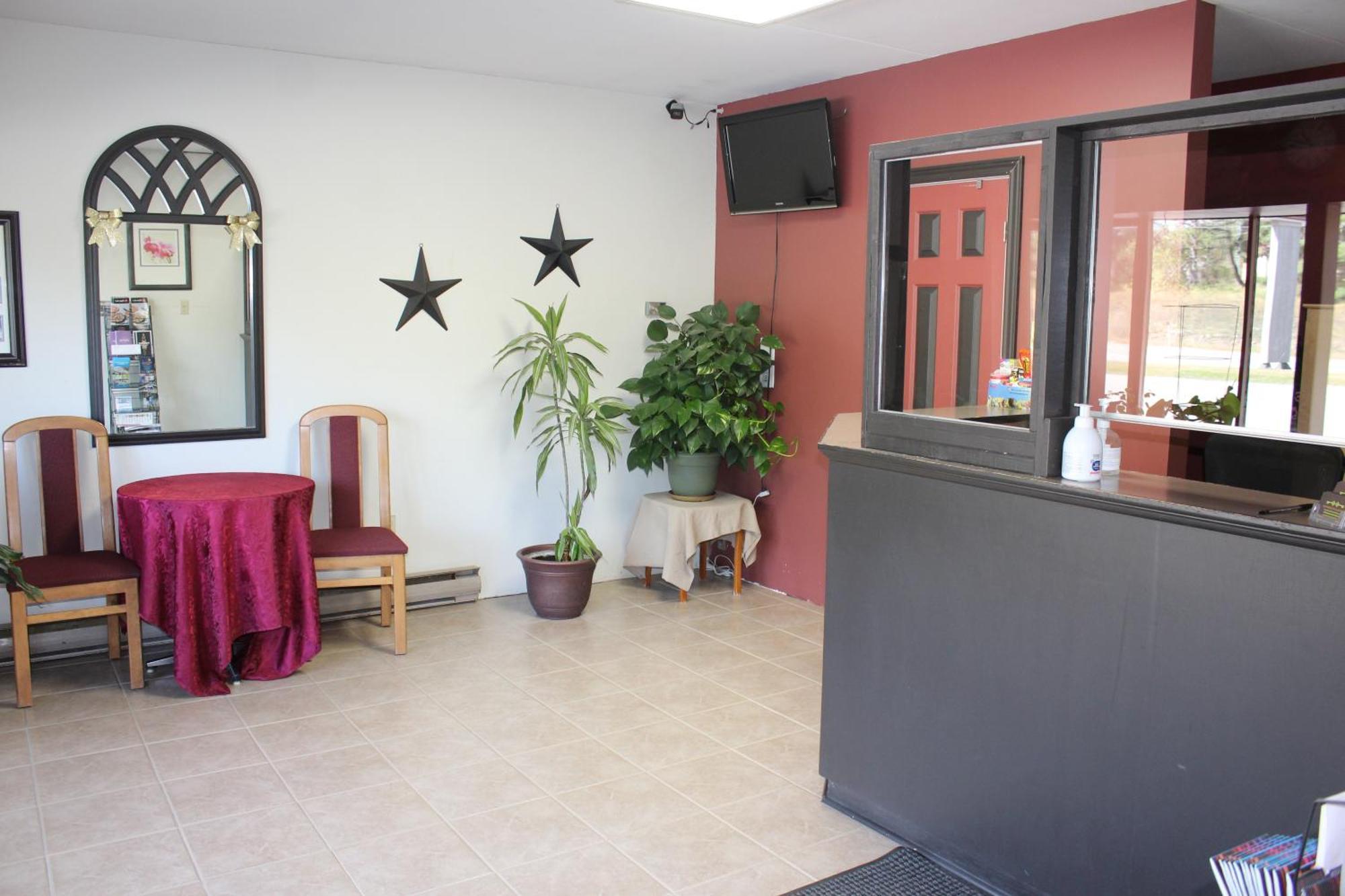 Motel & Bancroft